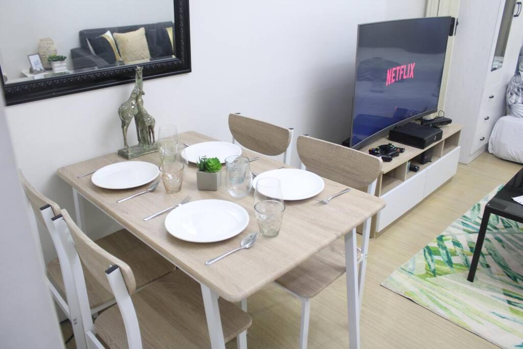 Huge A2J Executive Luxury 1Br Suite Near Abs Cbn, Gma Manila Exterior foto